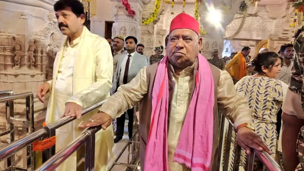 राम मंदिर ध्वजारोहण में न बुलाने पर अयोध्या सांसद अवधेश प्रसाद का नया Video Viral, यूजर्स बोले- पिछली बार बुलाया तब नौटंकी...