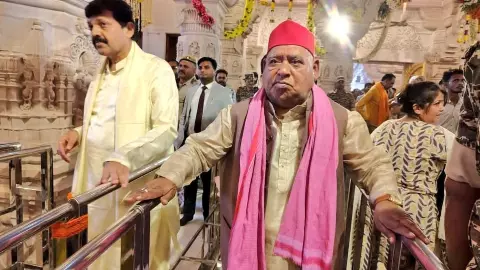 राम मंदिर ध्वजारोहण में न बुलाने पर अयोध्या सांसद अवधेश प्रसाद का नया Video Viral, यूजर्स बोले- पिछली बार बुलाया तब नौटंकी...