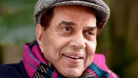 बसंती इन कुत्तों के सामने मत नाचना... Dharmendra Deol के इन Dialogues को कभी नहीं भूलेंगे फैन्स