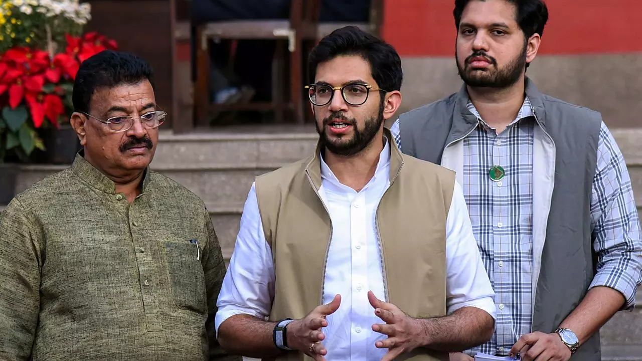 T20 WC 2026 के शेड्यूल पर मचा बवाल, फाइनल वेन्यू को लेकर आदित्य ठाकरे ने ICC पर लगाया बड़ा आरोप