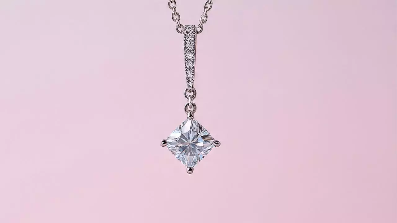 क्या आपकी भी तमन्ना है कि हीरा आपको मिल जाए? तो डायमंड खरीदने से पहले जान लें ये बातें