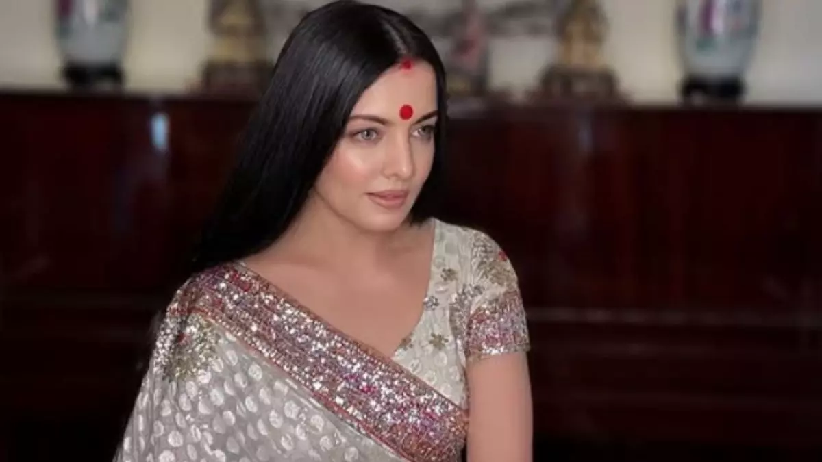 न्यूड फोटो वायरल करने की धमकी, ब्रेस्टफीडिंग पर अपार्टमेंट से निकाला और महंगे... सेलिना जेटली ने पति पर लगाए 7 गंभीर आरोप