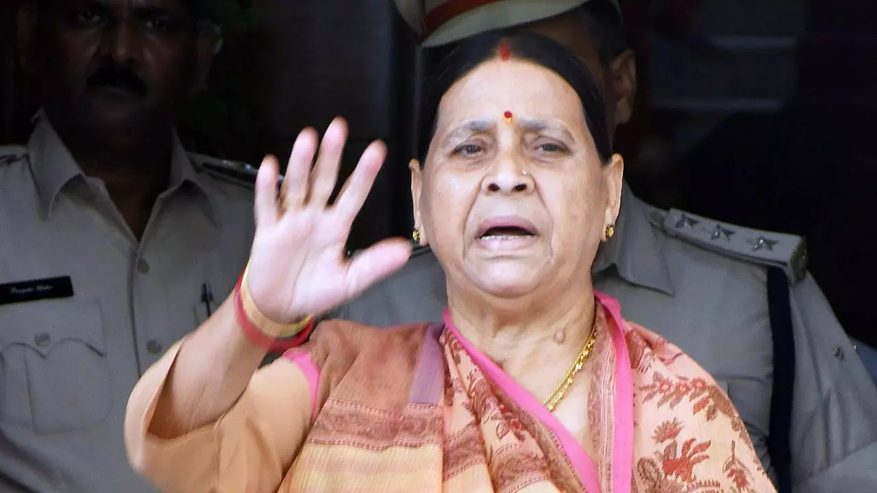 अब सरकारी बंगले पर बिहार में रार! ‘किसी भी कीमत पर खाली नहीं किया जाएगा’: RJD की दो टूक, मंत्री बोले - खत्‍म हो चुका पुराना प्रावधान