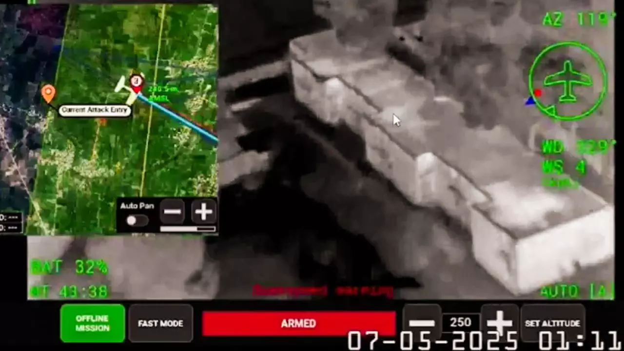 ऑपरेशन सिंदूर, तबाह आतंकी कैंपों की तस्‍वीरें, जल संरक्षण और राष्‍ट्रवाद; मन की बात के 122वें संस्‍करण में क्‍या-क्‍या? 10 Points में समझें