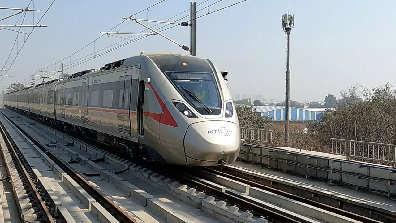 मुंबई-पुणे को मिलेगी पहली वंदे मेट्रो! महाराष्ट्र को नमो भारत रैपिड रेल की सौगात