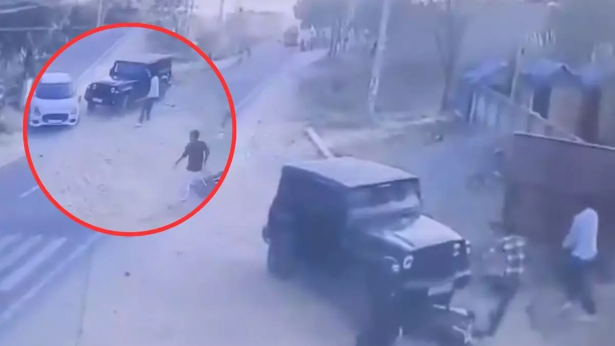 राजस्थान में गैंगवार! थार-स्विफ्ट ने की बाइक सवारों को कुचलने की कोशिश, सड़क पर ताबड़तोड़ चली गोलियां- CCTV फुटेज वायरल