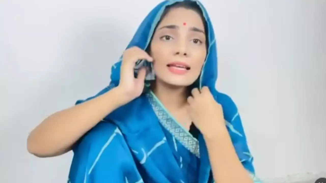 ‘देशद्रोही लैब का मालिक कौन?’ नेहा सिंह राठौर ने पतंजलि घी विवाद पर कसा तंज, सरकार से पूछा सवाल-ED कब डालेगी रेड