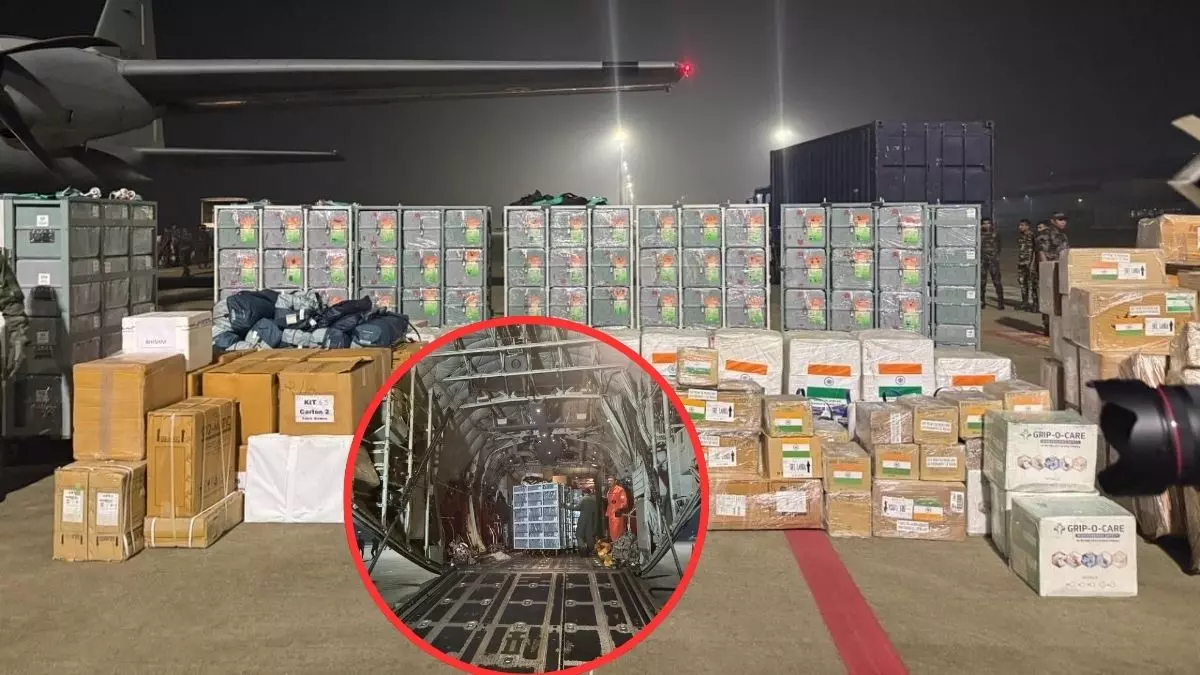 कोलंबो जलमग्न, 334 लोगों की मौत और 400 लापता... श्रीलंका में Cyclone Ditwah का कहर; भारत ने फिर भेजी 10 टन राहत सामग्री