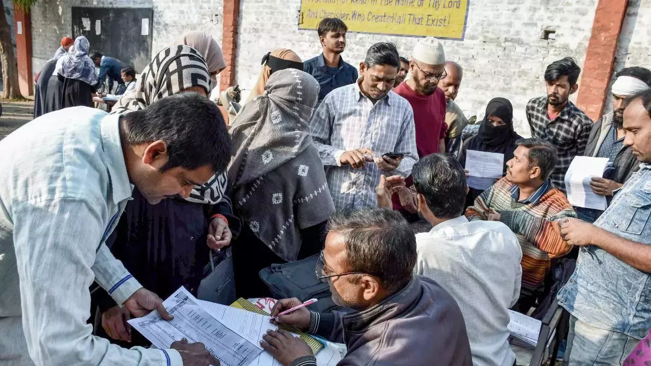 दो जगह से SIR फॉर्म भरने से हो सकती है जेल? ऑनलाइन भरने से लेकर चेक करने तक जानें SIR फाइलिंग की A टू Z बातें