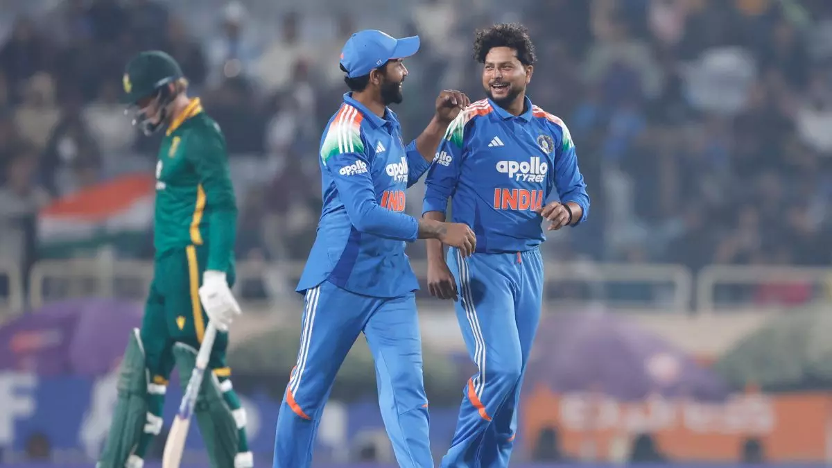 Aaj ki Taaza Khabar: भारत ने पहले वनडे में साउथ अफ्रीका को 17 रन से हराया, कुलदीप यादव ने झटके 4 विकेट- 30 नवंबर की बड़ी खबरें