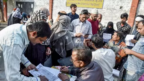 दो जगह से SIR फॉर्म भरने से हो सकती है जेल? ऑनलाइन भरने से लेकर चेक करने तक जानें SIR फाइलिंग की A टू Z बातें