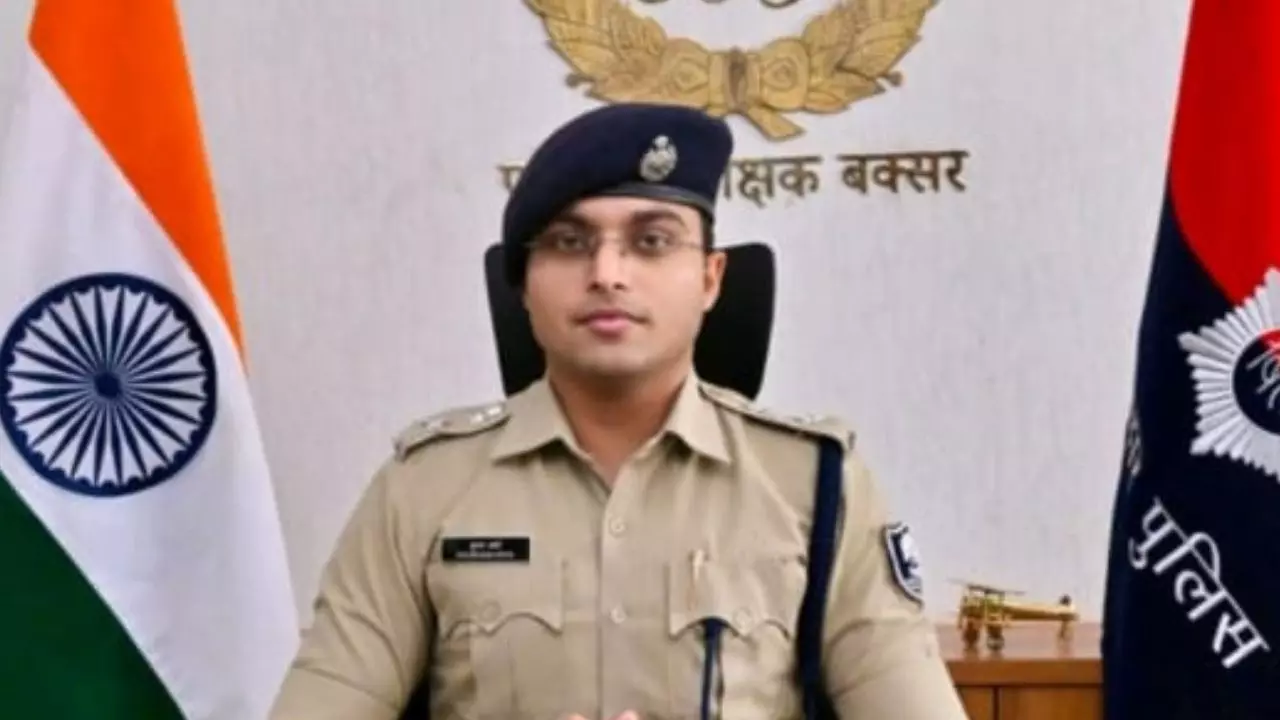ड्यूटी में लापरवाही के चलते 100 पुलिसवालों की रोक दी थी सैलरी, छापेमारी में माहिर, कौन हैं IPS शुभम आर्य जिन्होंने ई-मालखाना किया शुरू?