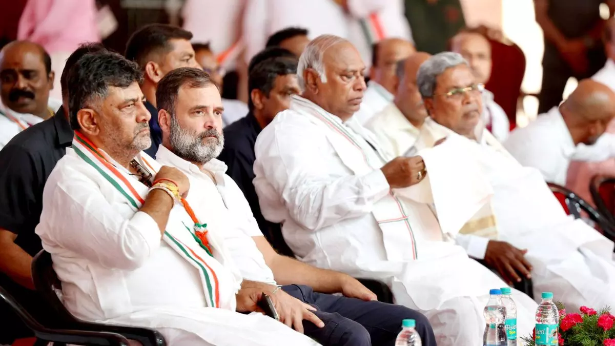 ब्रेकफास्ट मीटिंग सिर्फ पॉलिटिकल ऑप्टिक्स, 7–8 नेता बनना चाहते हैं CM... सिद्धारमैया-शिवकुमार विवाद पर BJP के दावे से मचा बवाल