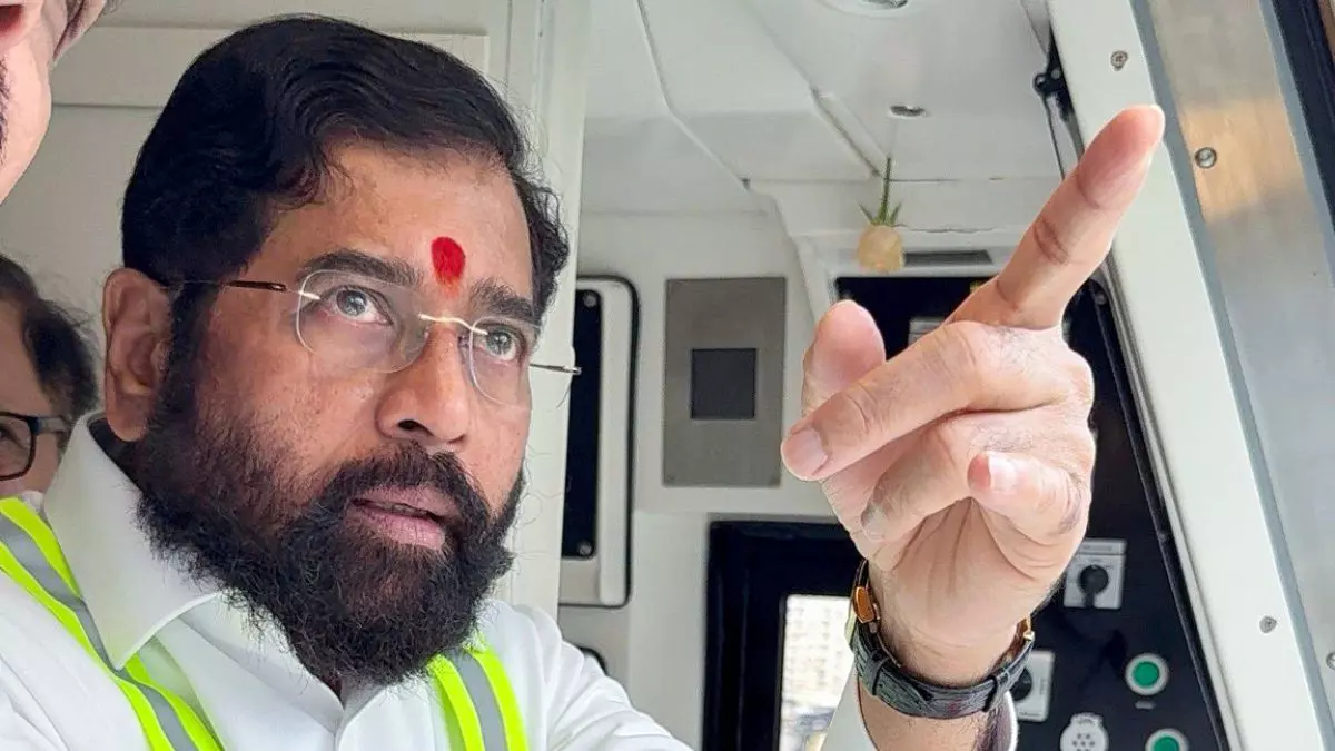 Aaj ki Taaza Khabar: शिंदे ने फडणवीस के साथ मतभेद को किया खारिज, कहा- पार्टी एकजुट है- 1 दिसंबर की बड़ी खबरें