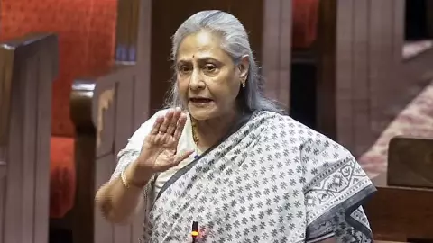 पैपराजी से हेट भरा Jaya Bachchan का तीखा तंज, कहा- ये लोग कहां से आते हैं हाथ में मोबाइल है तो कुछ भी...