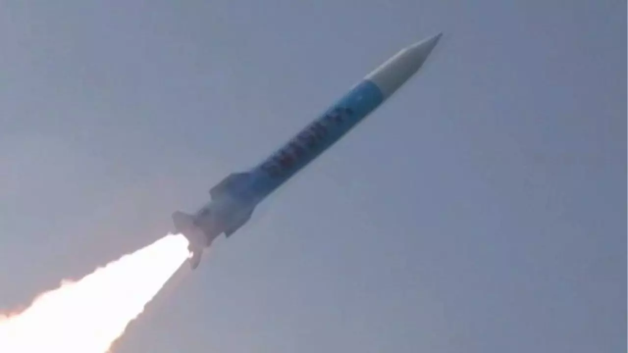 पाकिस्तान की SMASH मिसाइल का हाइपरसोनिक हाइप - क्या INS Vikrant अब निशाने पर? भारत के सामने पड़ोसी की तकनीक आज भी बौनी