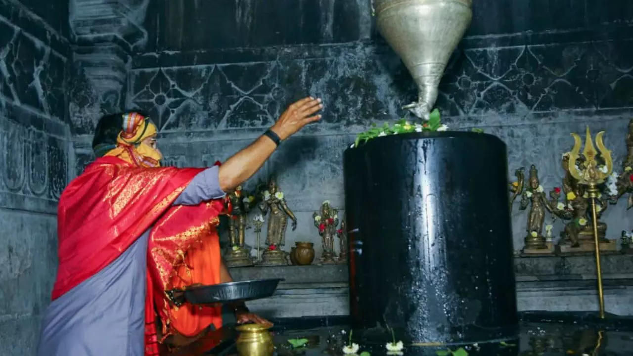 Sawan 2025: कब है सावन महीने का पहला सोमवार व्रत? जानें महत्वपूर्ण तिथियां और पूजा महत्व