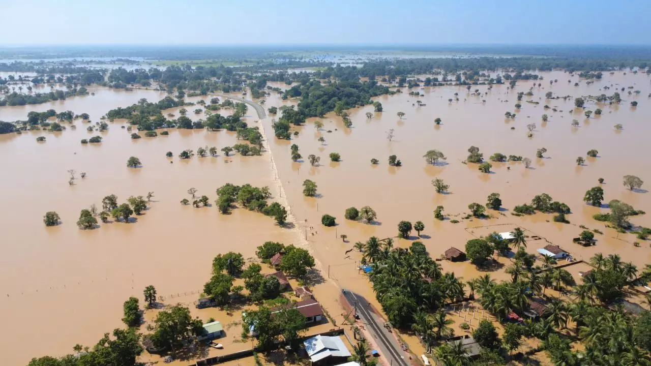 असम में बाढ़ और भूस्खलन से अब तक 19 लोगों की मौत, हालात गंभीर! 1,400 से ज्यादा गांव डूबे