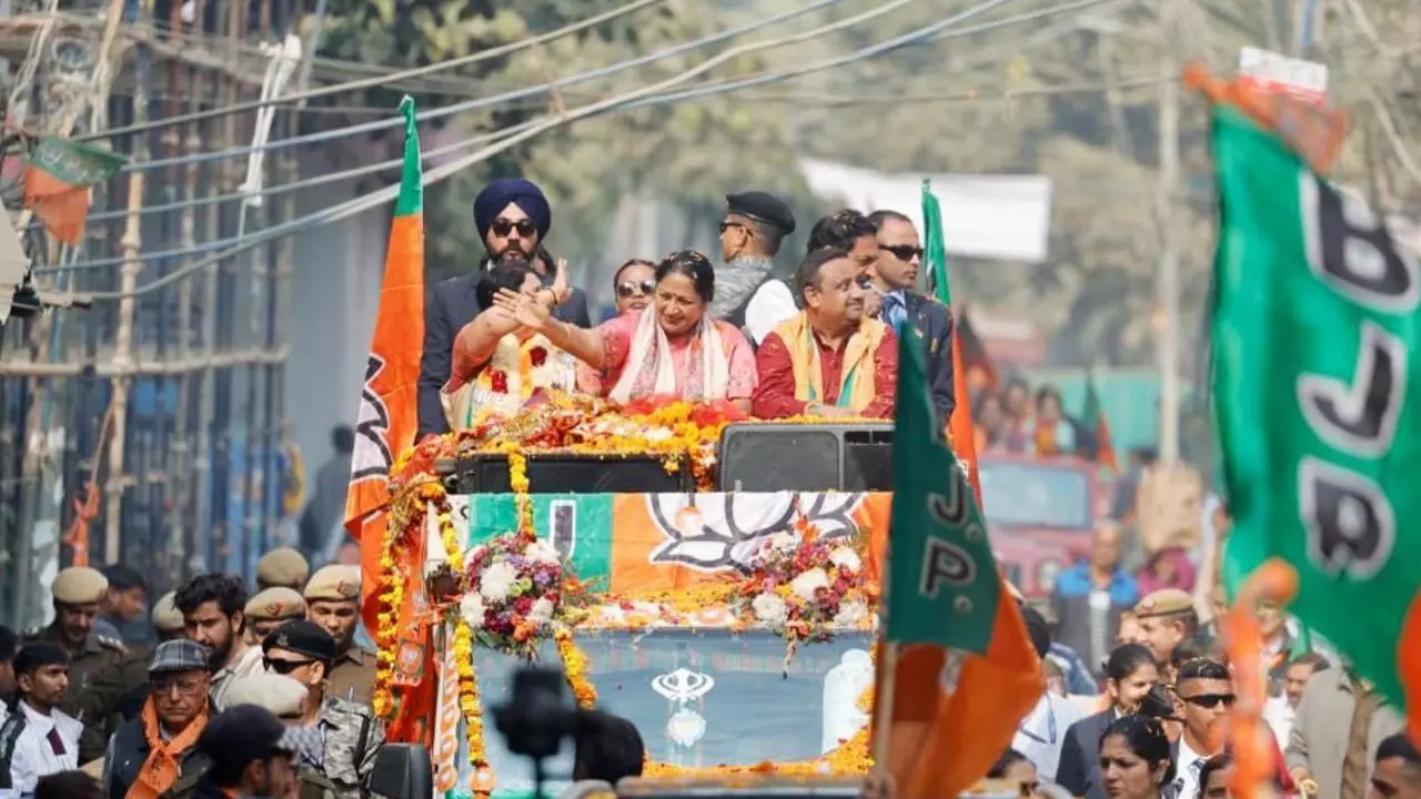 Delhi MCD Bypolls 2025: बीजेपी ने 12 में 7 सीटें जीती, AAP के खाते में केवल 3 सीटें, कांग्रेस 1 सीट पर विजेता