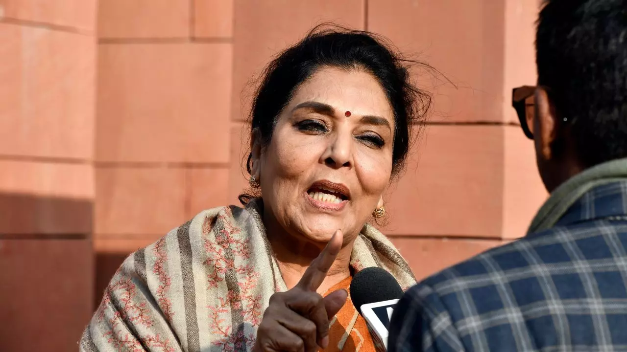 कुछ कहना चाहेंगी... भौं भौं! रेणुका चौधरी बोलीं: “असली काटने वाले संसद में बैठे हैं, मुंहतोड़ जवाब दूंगी”