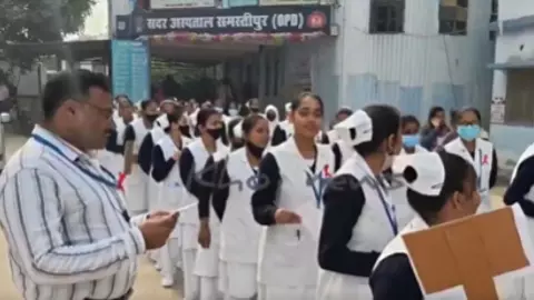 ‘अगर पति आवारा हो, कंडोम ही सहारा हो’ और ‘परदेस नहीं जाना बलम जी, एड्स न लाना बलम जी’, समस्‍तीपुर में दिखा अजब नजारा