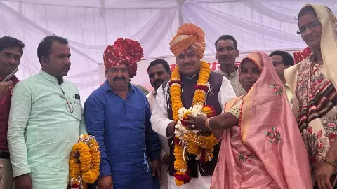 कर्नाटक के राज्यपाल के परिवार पर लगा दहेज और मारपीट का आरोप, घर की बहू को दी जान से मारने की धमकी! कर्नाटक के राज्यपाल के परिवार पर लगा दहेज और मारपीट का आरोप, घर की बहू को दी जान से मारने की धमकी!