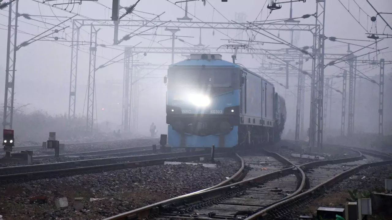 VIP नहीं, ट्रेन का जनरल डिब्बा है असली हीरो! 5 साल में 2187 करोड़ यात्रियों ने की सवारी