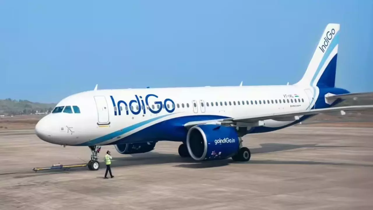 43 हजार रुपये के टिकट से लेकर कई घंटों की देरी तक, इंडिगो एयरपोर्ट हवाई अड्डों के क्यों बिगड़े हालात? यात्रियों में गुस्सा- Video