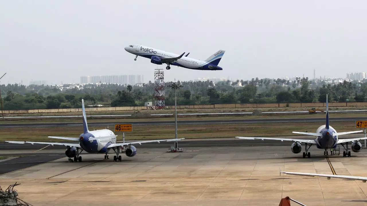 क्‍या हैं New Pilot Roster Norms जिनकी वजह से IndiGo की 150 उड़ानें हुईं कैंसिल?