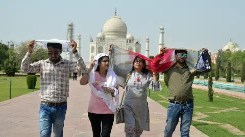 दुनिया जिसे खूबसूरती और प्यार का ताज कहती है, वही ताजमहल बना आगरा के विकास का ‘श्राप’, BJP-MP ने ऐसा क्यों कहा?