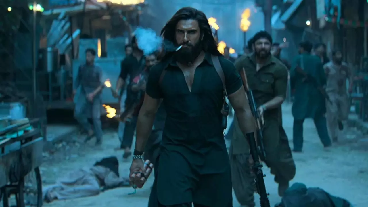 Dhurandhar X Review : धमाकेदार स्पाई थ्रिलर में छाए Ranveer Singh, विलेन बन Akshay Khanna ने काटा गदर, Sanjay Dutt भी चमके