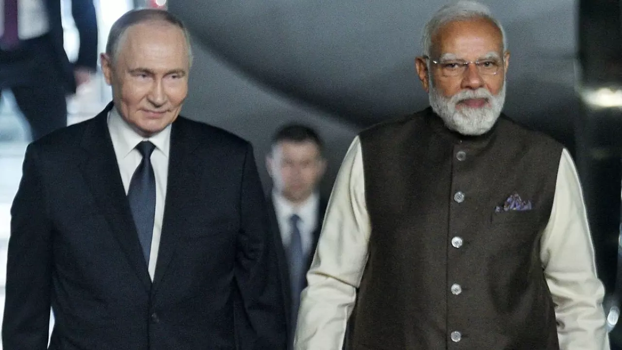 मॉस्को में पहली बार मिले थे मोदी और पुतिन, अब 2001 की तस्वीरें क्यों हो रही हैं वायरल?
