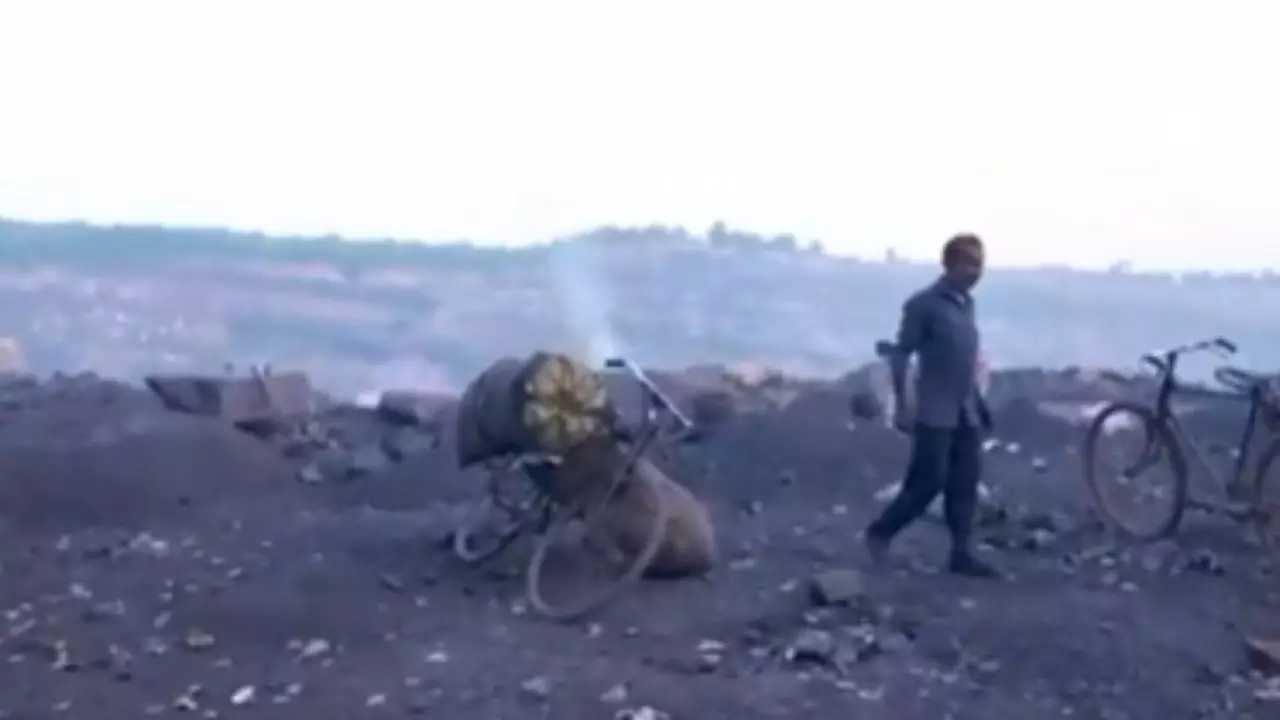 4 दिन से हो रहा जहरीली गैस का रिसाव, 2 महिलाओं की मौत के बाद अधिकारियों की खुली नींद! स्थानीय लोगों ने लगाए आरोप