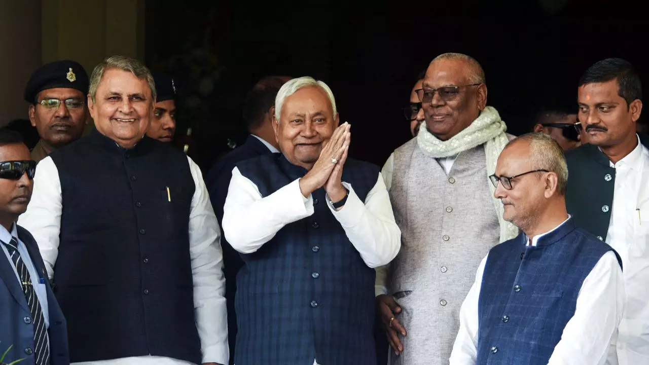 वर्ल्ड बुक ऑफ रिकॉर्ड्स ने नीतीश कुमार को दी विशेष बधाई, 10वीं बार बिहार के CM पद की शपथ को बताया ऐतिहासिक क्षण