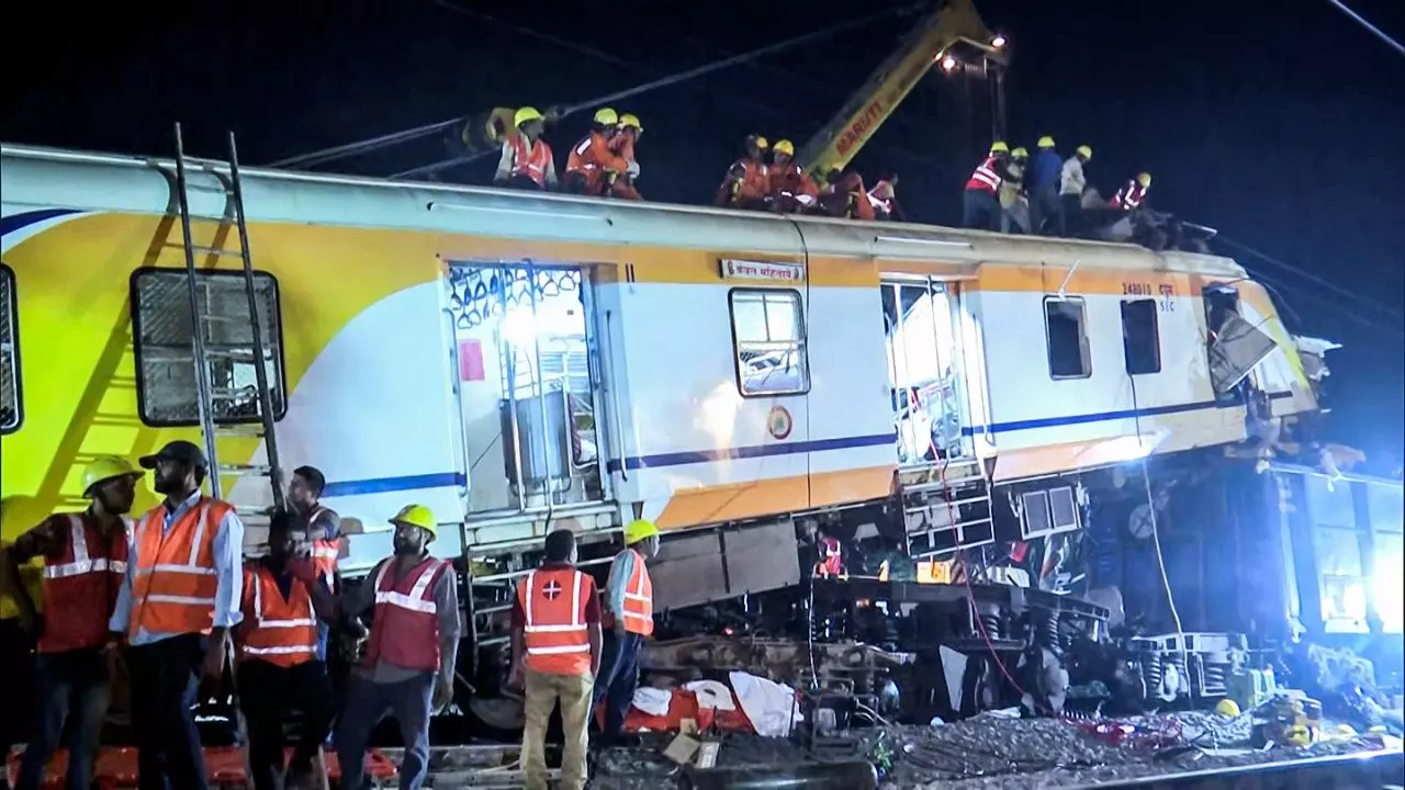 कानपुर में बड़ा रेल हादसा टला, जनसाधारण एक्सप्रेस की 2 बोगियां पटरी से उतरीं; यात्रियों ने कूदकर बचाई जान