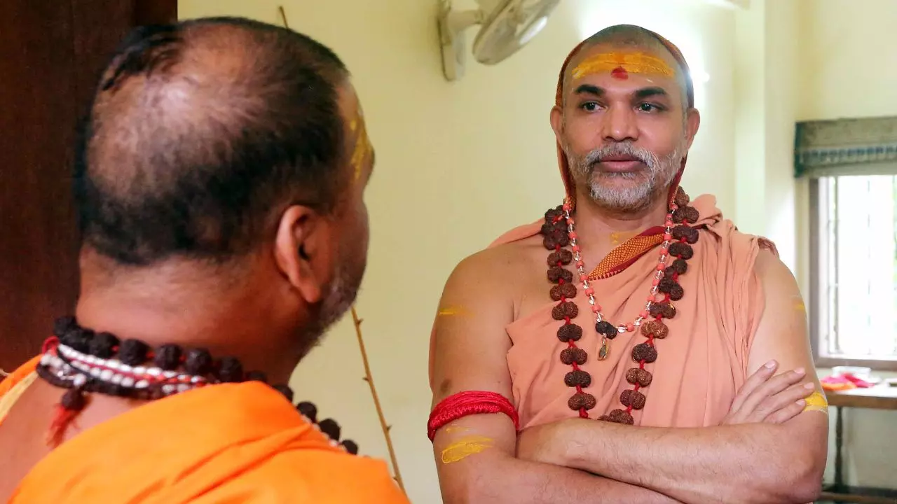 बाबरी की बात करने वालों को बाबर जैसा ट्रीटमेंट..., शंकराचार्य स्वामी अविमुक्तेश्वरानंद ने हुमायूं कबीर को लगाई जमकर लताड़