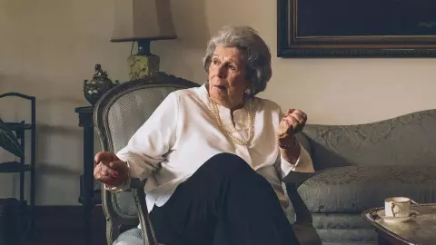 कौन थी Simone Tata? जिन्होंने Lakme को बनाया भारत का पहला ब्रांड, कहलाती थी कॉस्मेटिक ज़ारिना कौन थी Simone Tata? जिन्होंने Lakme को बनाया भारत का पहला ब्रांड, कहलाती थी कॉस्मेटिक ज़ारिना