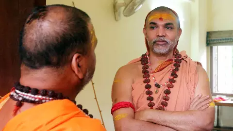 बाबरी की बात करने वालों को बाबर जैसा ट्रीटमेंट..., शंकराचार्य स्वामी अविमुक्तेश्वरानंद ने हुमायूं कबीर को लगाई जमकर लताड़