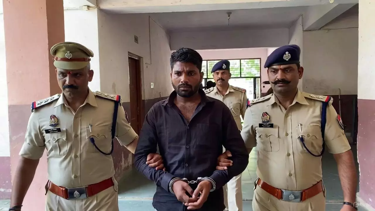 मोदीनगर में मां की बेरहमी से हत्या, बेटे ने दरांती से रेता गला, खून से लथपथ शव देख पुलिस भी सन्न