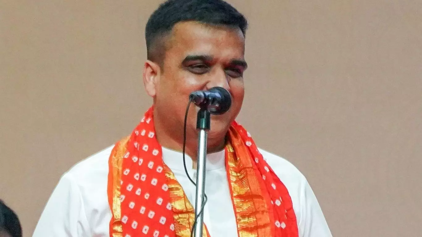 पहले गृह मंत्री और अब 40 साल की उम्र में बने गुजरात के डिप्टी सीएम, कौन हैं Harsh Sanghavi, मोदी-अमित शाह के हैं करीबी