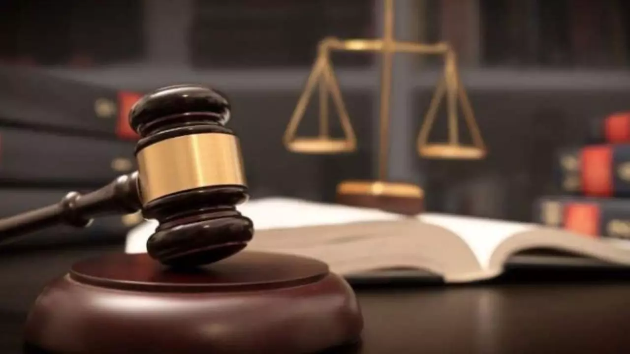 पीड़ित पक्ष नाकाम: 8 साल बाद मिला इंसाफ, जज ने लड़की को नाबालिग साबित न कर पाने पर पॉक्सो आरोपी को किया बरी