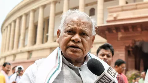 शराबबंदी वाले राज्य में मोदी सरकार के मंत्री जी बता रहे शराब के फायदे, कहा - पीनी है तो ये...