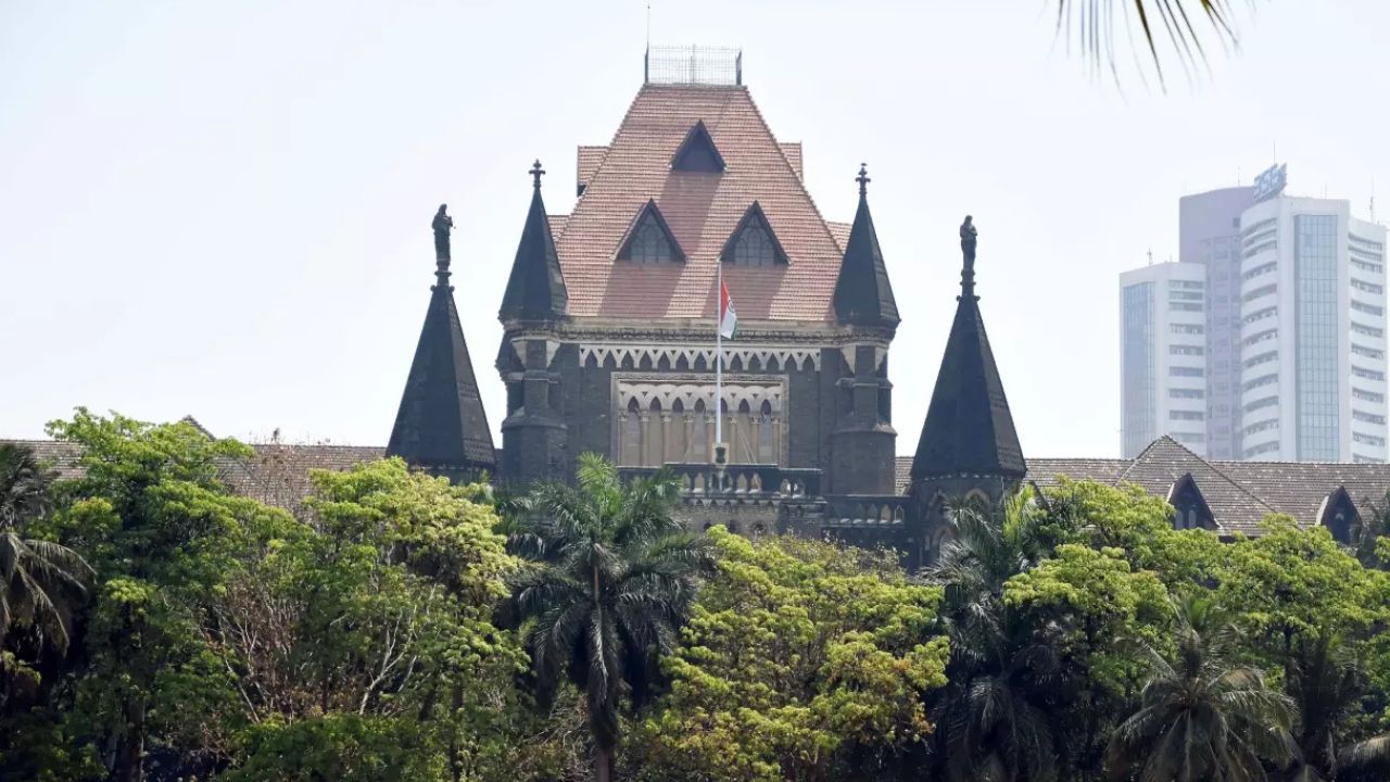 ‘क्या आप खुद को लॉर्ड समझते हैं?’ MCA के 5 रेस्टोरेंट्स पर कार्रवाई को लेकर बॉम्बे HC ने FDA को लगाई फटकार-10 Points