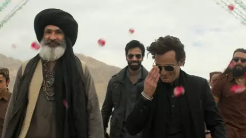 FA9LA में नहीं था Akshay Khanna का डांस सीन, बिना कोरियोग्रापर के अपने मन किया स्टेप; एक्टर ने किया रिवील FA9LA में नहीं था Akshay Khanna का डांस सीन, बिना कोरियोग्रापर के अपने मन किया स्टेप; एक्टर ने किया रिवील