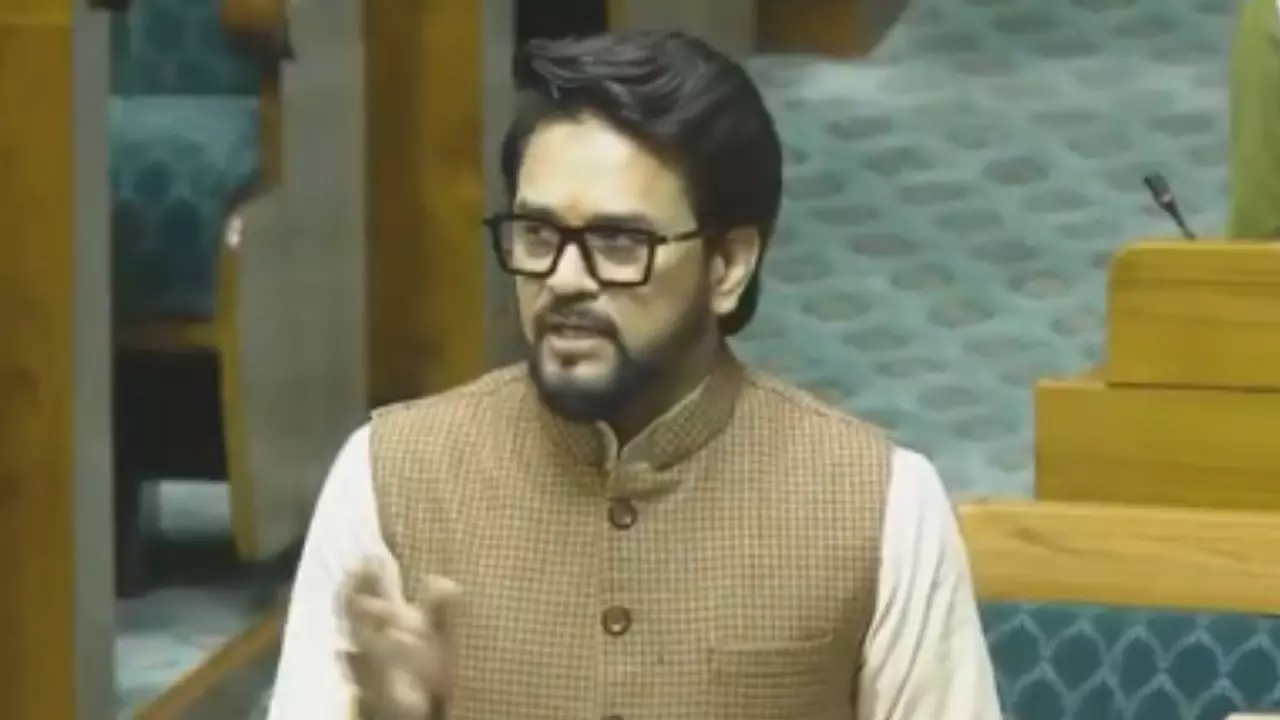 अनुराग ठाकुर ने TMC सांसदों पर लगाया संसद में वेप पीने का आरोप, BJP और TMC आमने-सामने, ओम बिड़ला ने दिया दखल