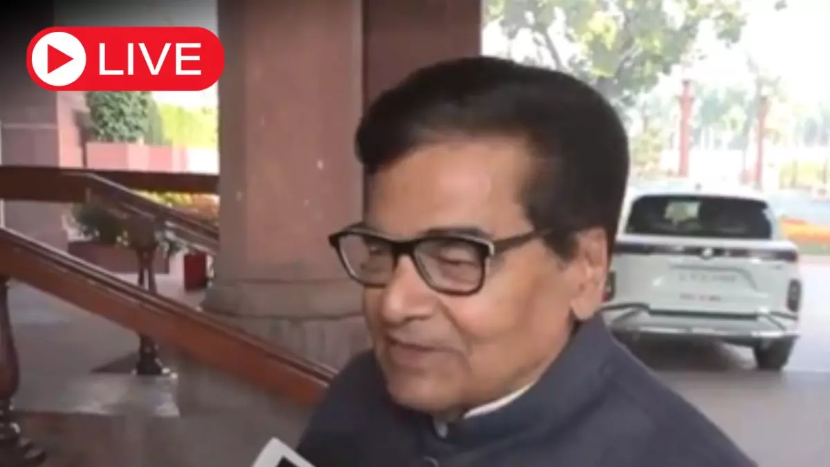 Aaj Ki Taaza Khabar Live News: गृहमंत्री राष्ट्रीय एकता के प्रतीक, विभाजनकारी बयान उचित नहीं... अमित शाह के भाषण पर बोले रामगोपाल यादव