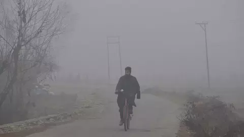 Weather Update : दिल्ली, UP और बिहार में वाहन चालक रहें सावधान, ट्रेन-फ्लाइट हो सकती है लेट; जानें अपने शहर का हाल Weather Update : दिल्ली, UP और बिहार में वाहन चालक रहें सावधान, ट्रेन-फ्लाइट हो सकती है लेट; जानें अपने शहर का हाल