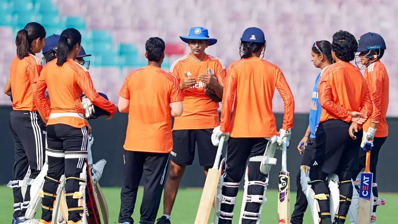 महिला टी20 वर्ल्ड कप में मिलेगा सरप्राइज: हेड कोच अमोल मजूमदार