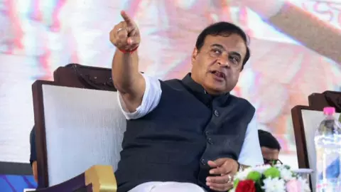 मियां मुसलमानों को एक लाख रुपये भी दे दूं तो भी वे हमें वोट नहीं देंगे... सरमा ने ऐसा क्यों कहा? खुद कहानी के जरिए बताई वजह