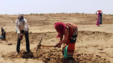 अब MGNREGA का नया नाम होगा PBGRY, बजट 1.51 लाख करोड़, क्या है इसका मकसद? अब MGNREGA का नया नाम होगा PBGRY, बजट 1.51 लाख करोड़, क्या है इसका मकसद?
